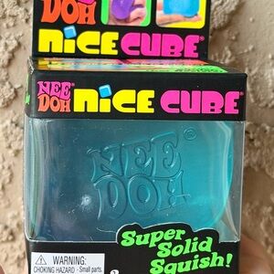 Nice Cube Super Solid Squish - Blue